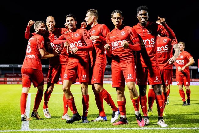 的聚焦下 的聚焦下